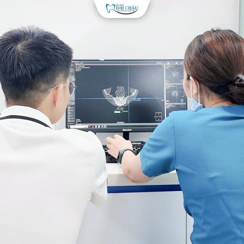bác sĩ Nha khoa Minh Châu tư vấn bệnh nhân